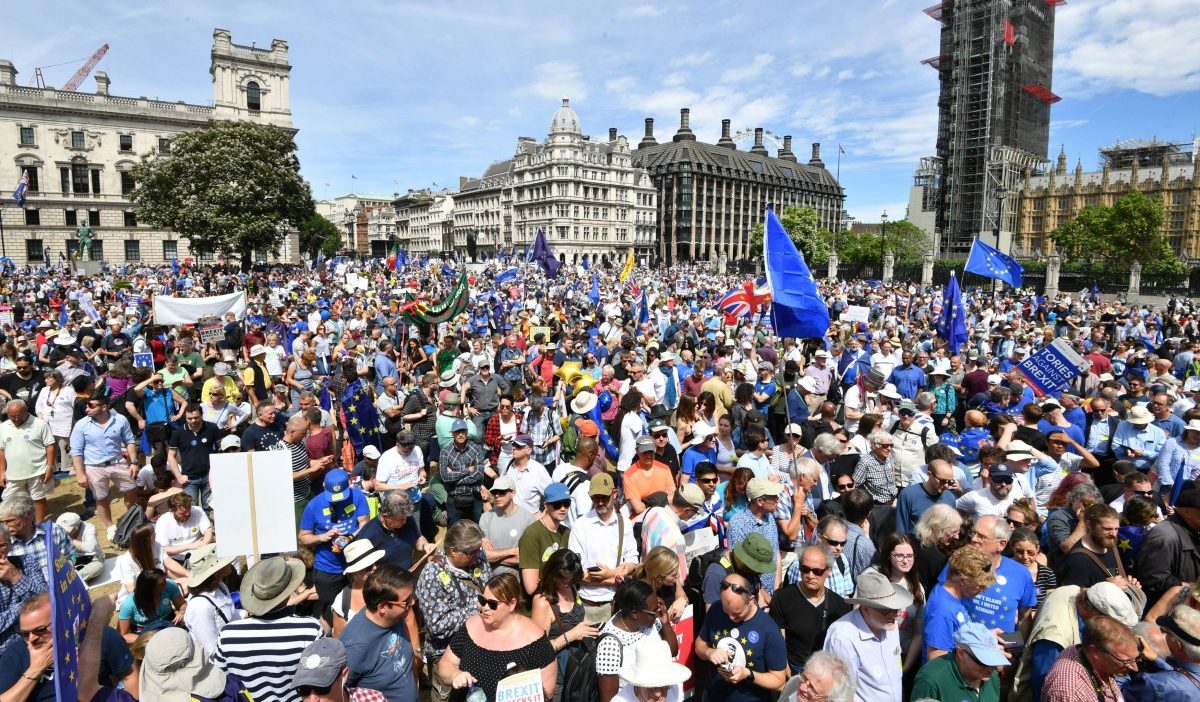 Protestmarsch gegen Brexit in London – Johnson setzt May unter Druck