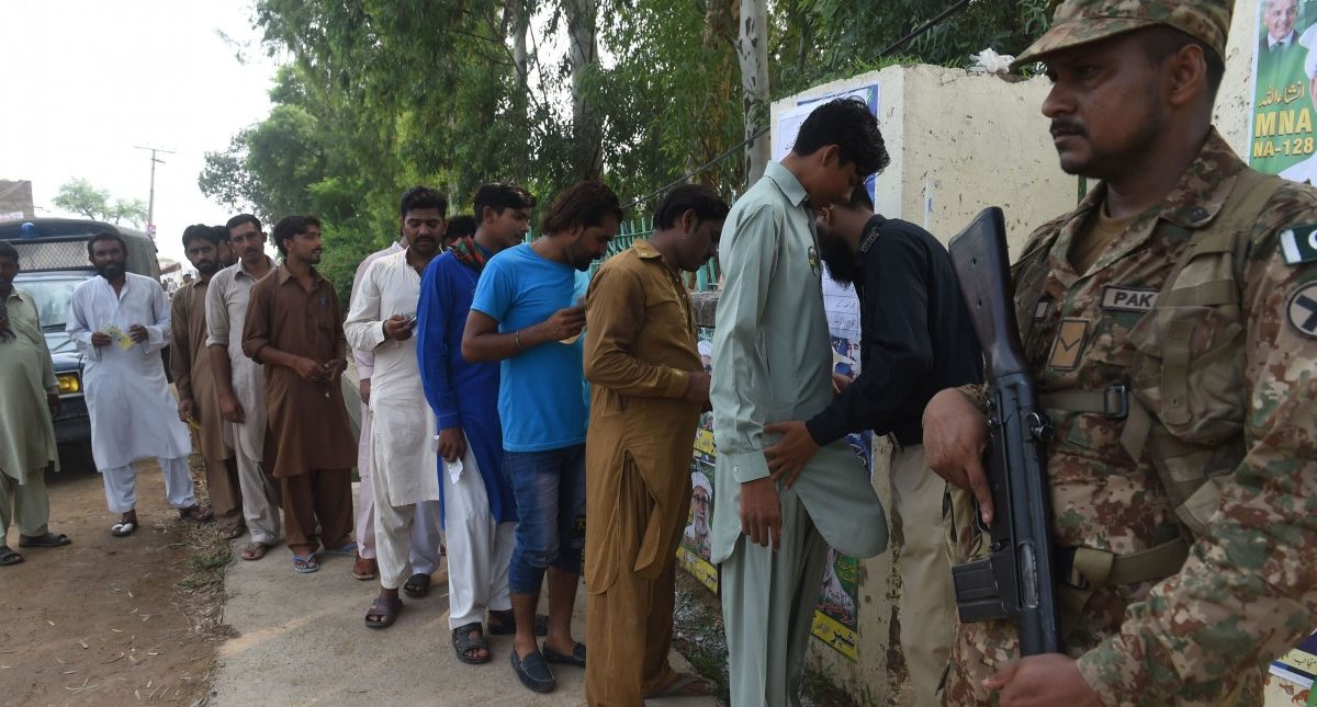 Pakistan: Hintermänner des Terrors drängen ins Parlament