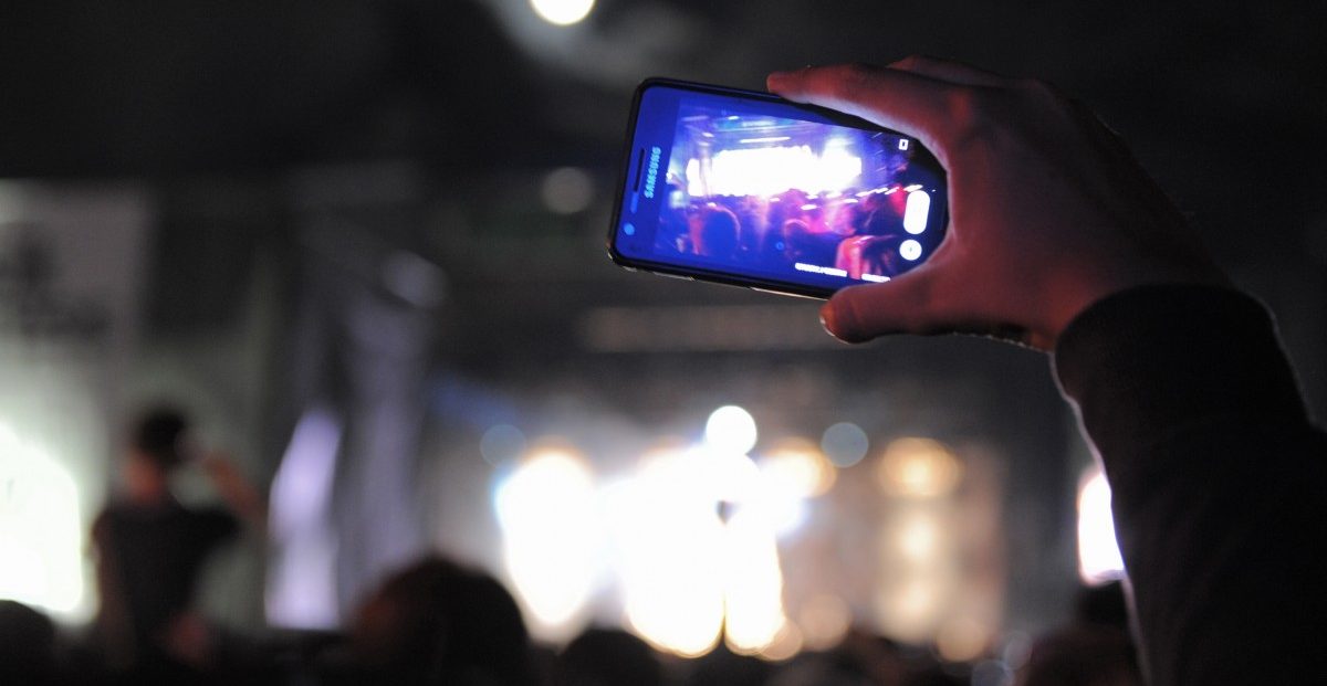 Put your phones in the air