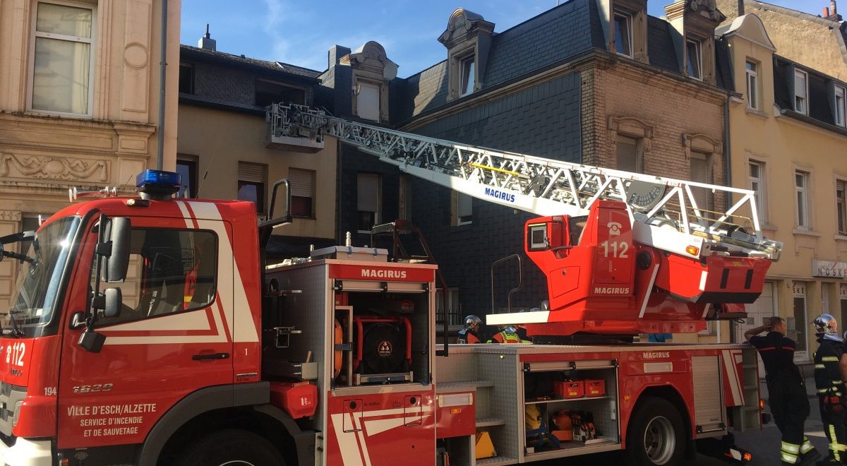 Feuerwehreinsatz: Rauchentwicklung in einem Haus in der Escher Kanalstraße
