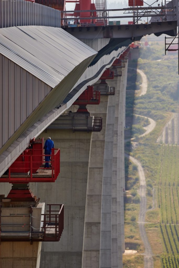 Endspurt über der Mosel MegaBrücke nimmt fertige Gestalt an
