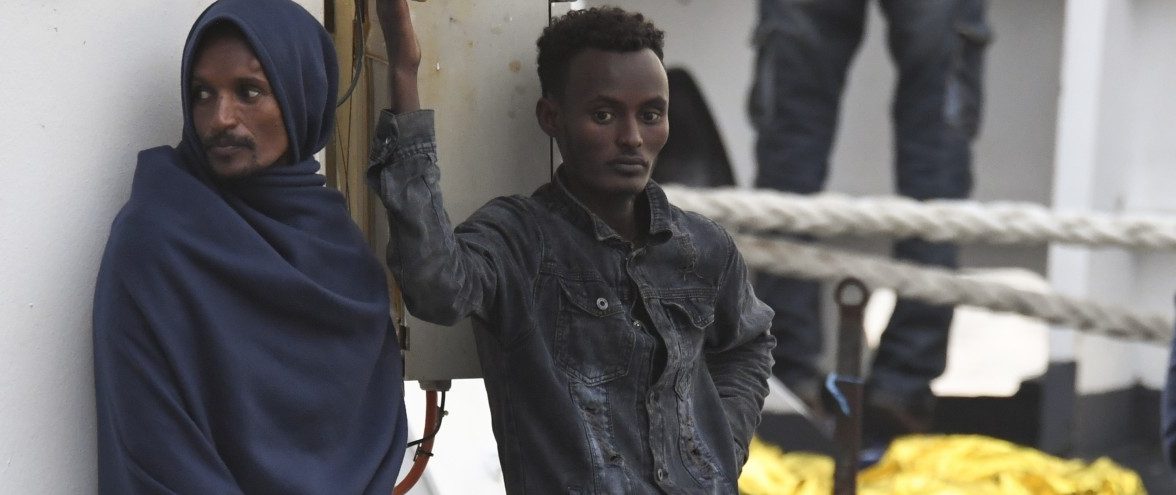 Warten auf Europa - Italien lässt Migranten nicht von Bord