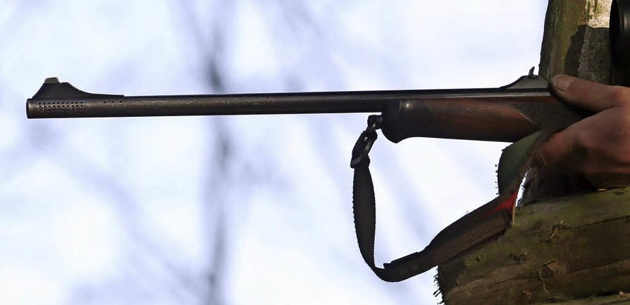 Petingen: Betrunkener fährt mit Jagdgewehr herum