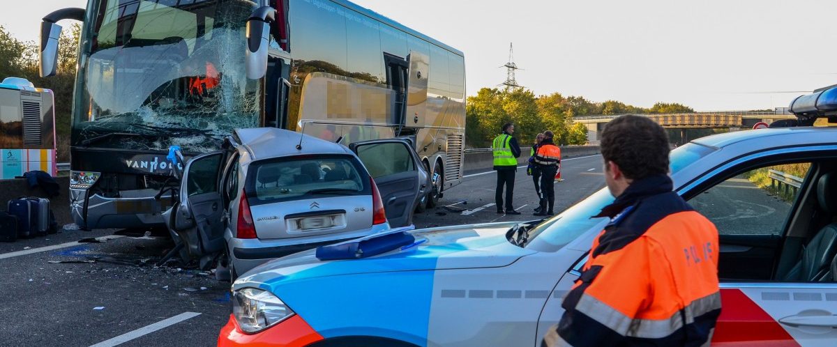 Update: Auto rast auf Luxemburger A3 frontal in Bus – drei 18-Jährige sterben