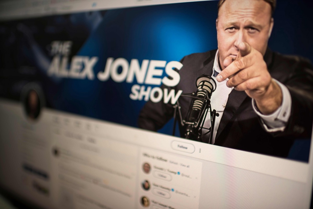 Twitter sperrt dauerhaft Account von Rechtspopulist Alex Jones