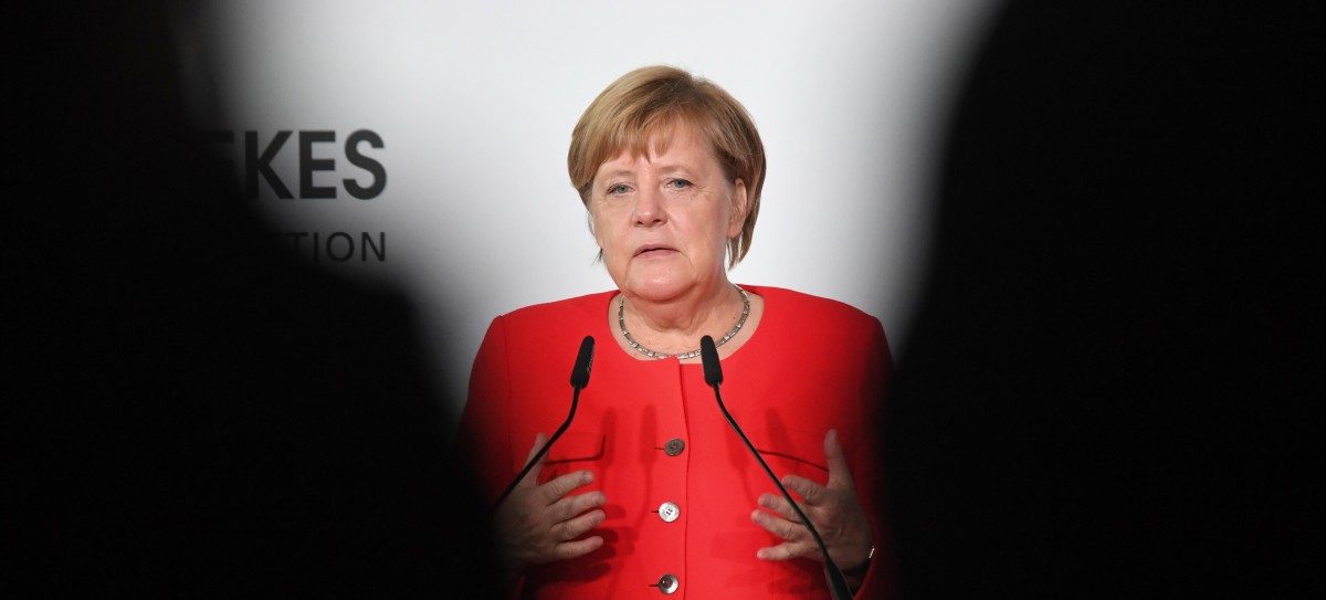 Überblick: Merkel umringt von Feinden und Freunden