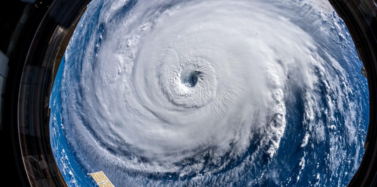US-Küste wappnet sich für Hurrikan – Philippinen droht Taifun