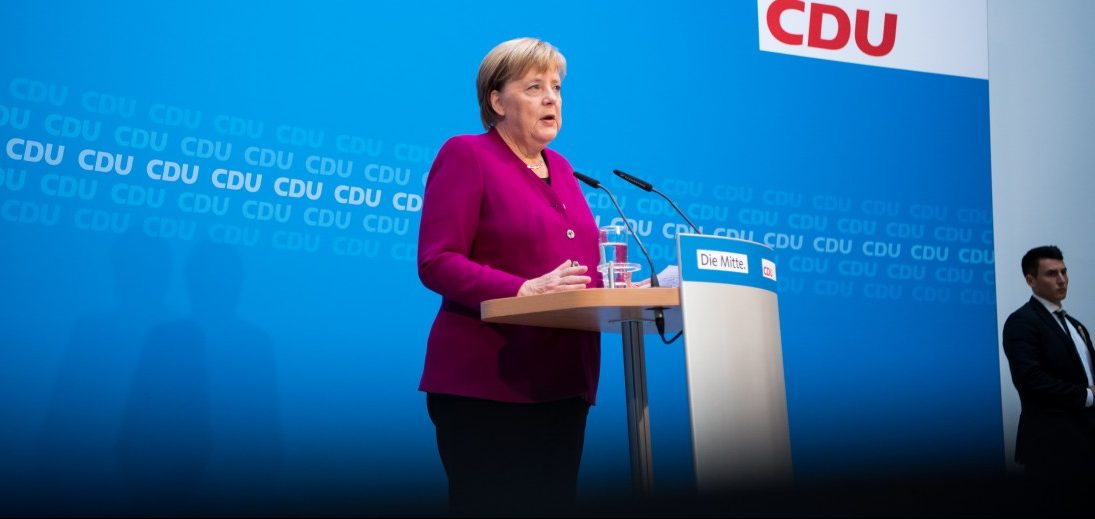 Merkel räumt Fehler bei Entscheidungen über Maaßen ein