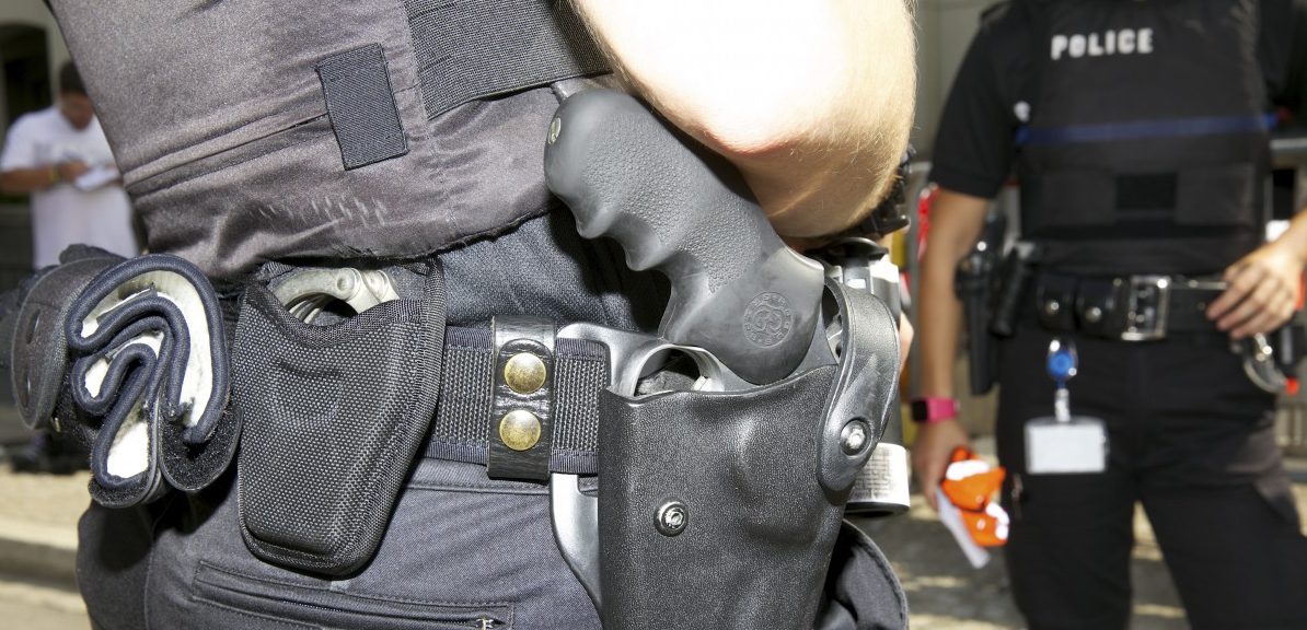 Noch immer auf der Flucht: Bewaffneter Mann überfällt Tankstelle in Hoscheid-Dickt