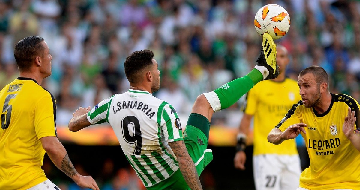 Auf der Suche nach Punkt und Tor: F91 Düdelingen gegen Olympiakos Piräus im Stade Josy Barthel