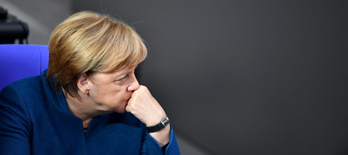 Deutsche Kanzlerin Angela Merkel verzichtet nach Wahldebakel in Hessen auf CDU-Vorsitz