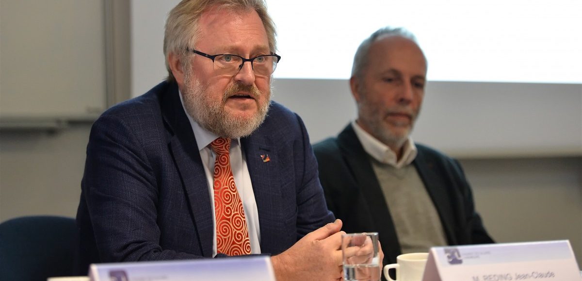 Weniger arbeiten wäre besser – CSL stellt Studie zu Arbeitsbedingungen in Luxemburg vor