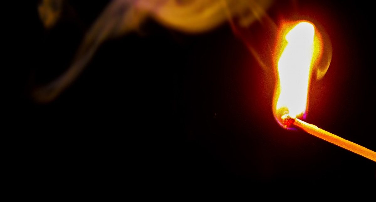 Überwachungsvideo: Polizei fahndet nach Brandstifter aus Sandweiler