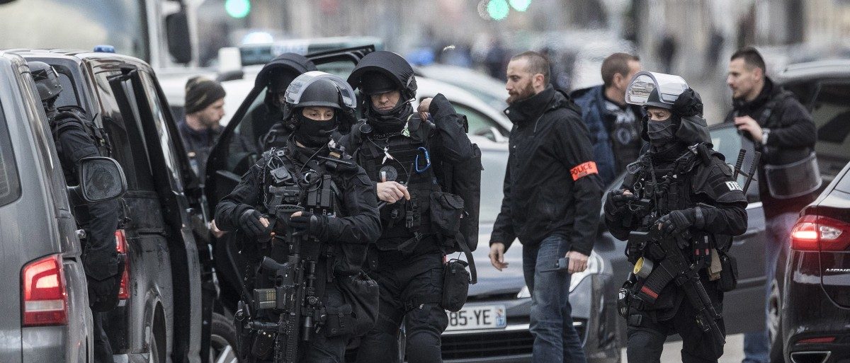 Druck auf die Polizei wächst bei der Suche nach dem Straßburger Attentäter