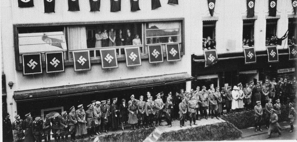 Als die Hakenkreuz-Fahne auf dem Escher Rathaus wehte: Der Kreis, der Kreisleiter, die Landräte