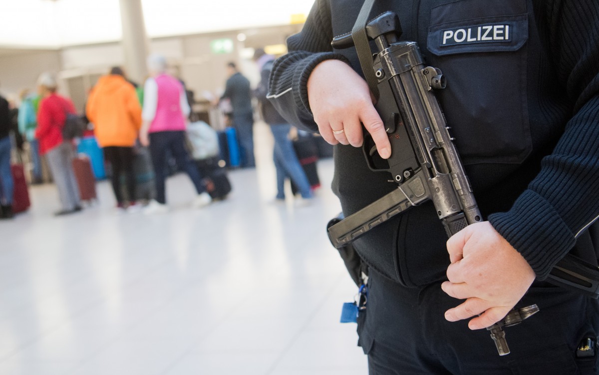 Razzien nach Spähversuchen mutmaßlicher Islamisten an Flughäfen in Deutschland und Frankreich