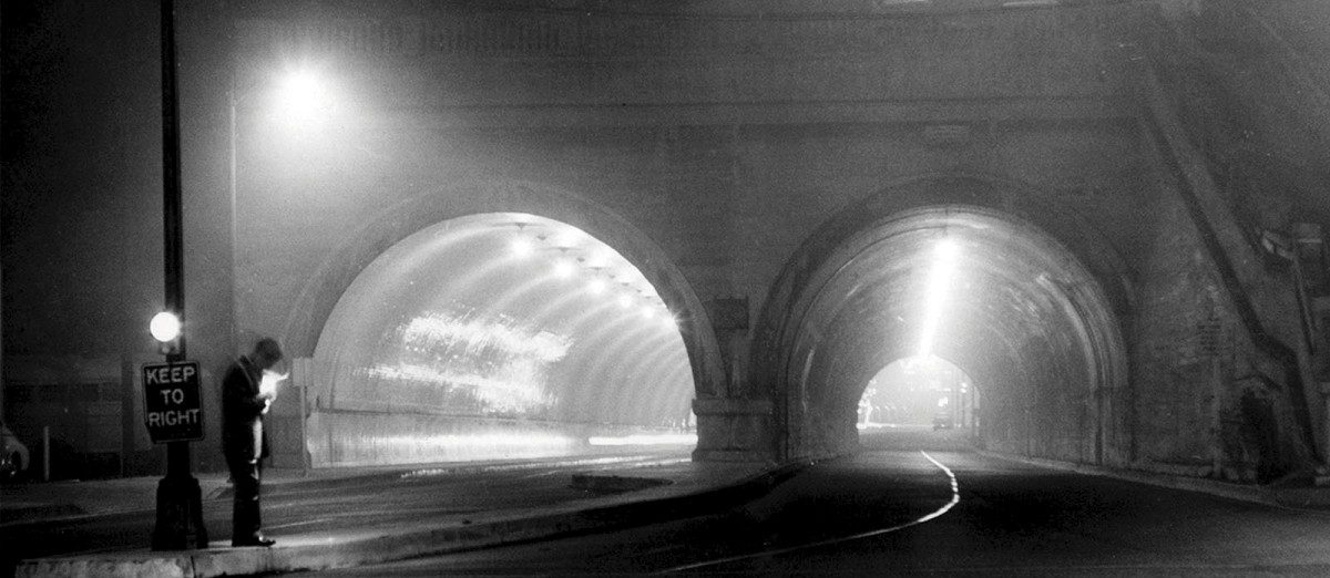 Robin Robertson entführt den Leser mit seinen Versen auf eine kalifornische Irrfahrt in Schwarz-Weiß