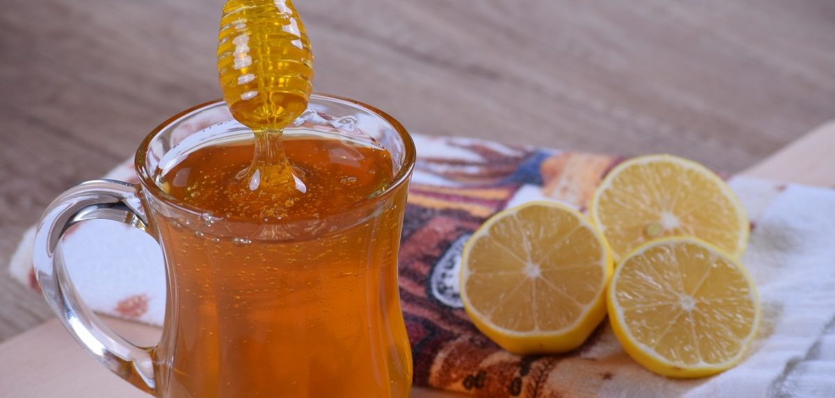 Die richtige Ernährung bei Erkältung: Guter Honig muss nicht teuer sein