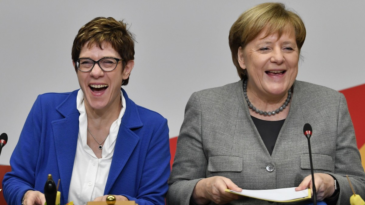 Spielräume und Vorboten: In Berlin wird über einen Wechsel im Kanzleramt spekuliert