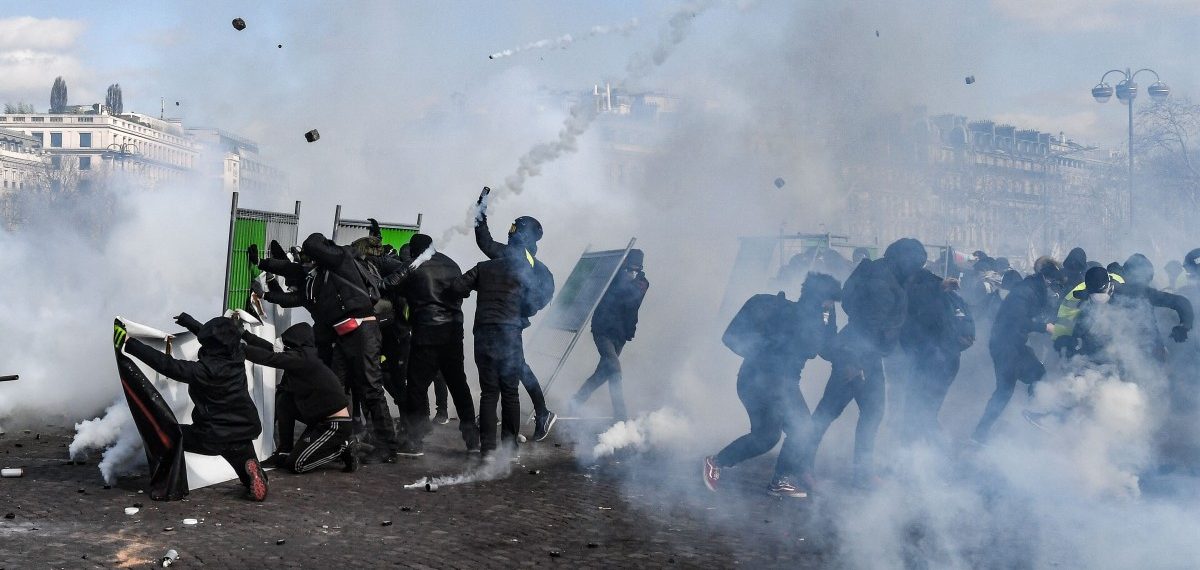 Déjà-vu in Paris: Gewalt flammt bei Gelbwesten-Demos wieder auf