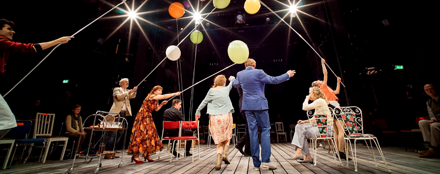 Der Kampf der Meinungsgiganten: „Väter und Söhne“ treffen im Theater aufeinander