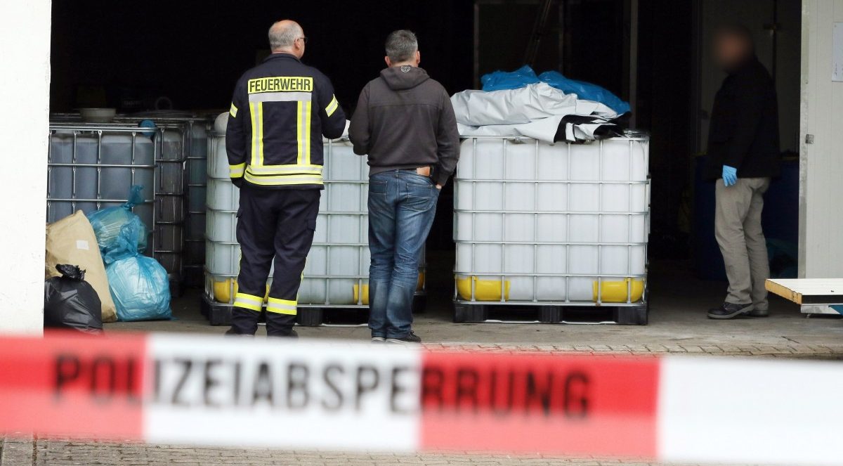 35.000 Liter Chemikalien in Ostwestfalen: Polizei untersucht Fund genauer