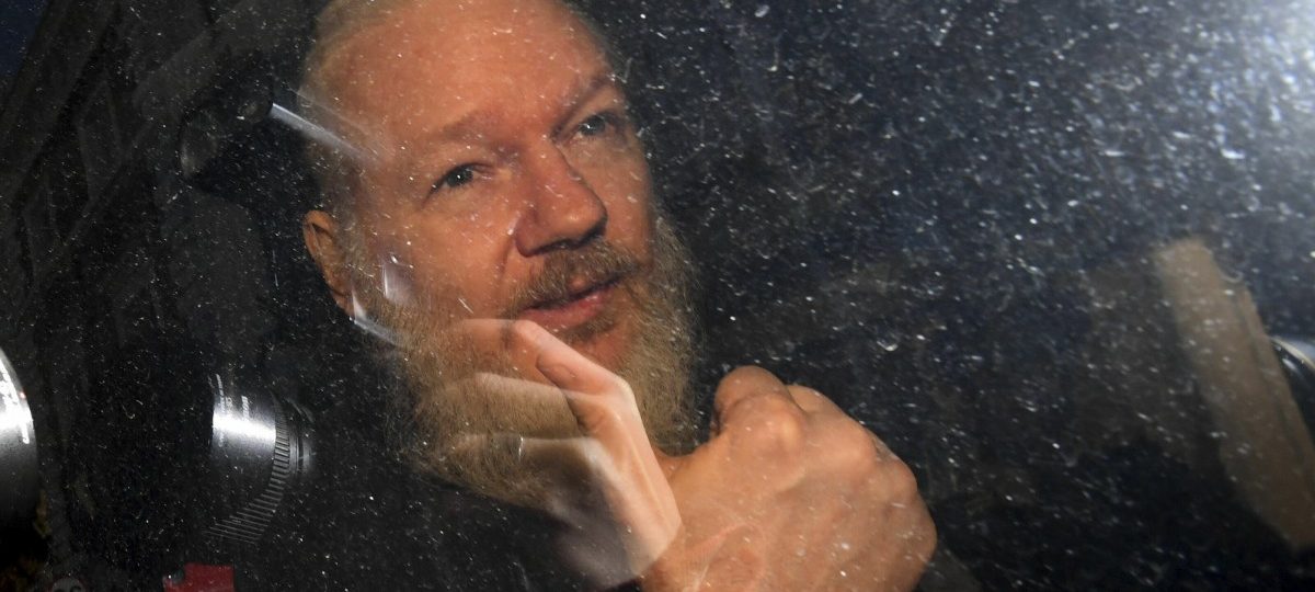 Die vielen Gesichter des Julian Assange: Vom Helden zum ungebetenen Gast