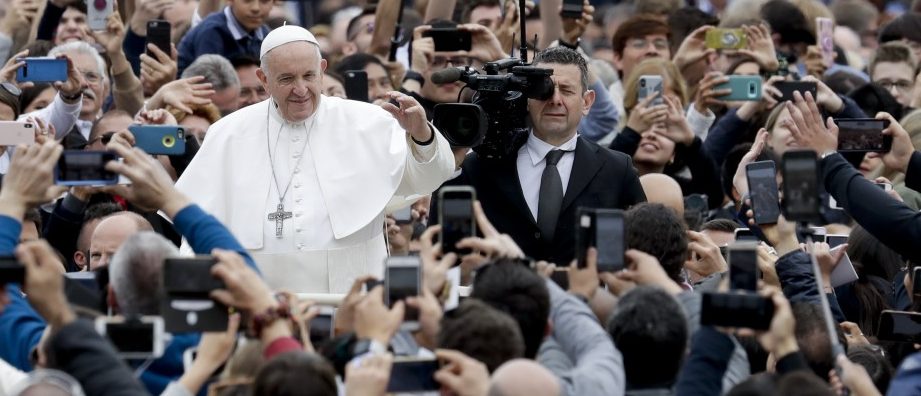Papst feiert Ostermesse auf Petersplatz - Warnung vor Unzufriedenheit