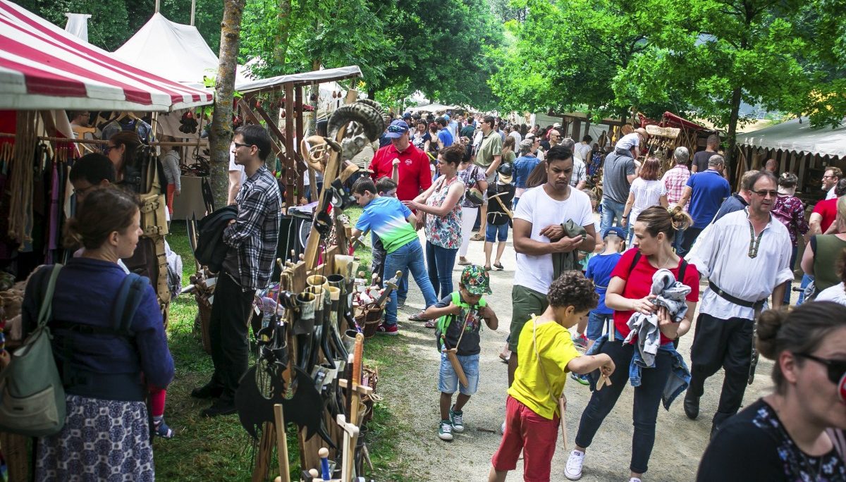 Unter Spielleuten und Rittern: Mittelalterfest lässt die Burg in Useldingen neu aufleben