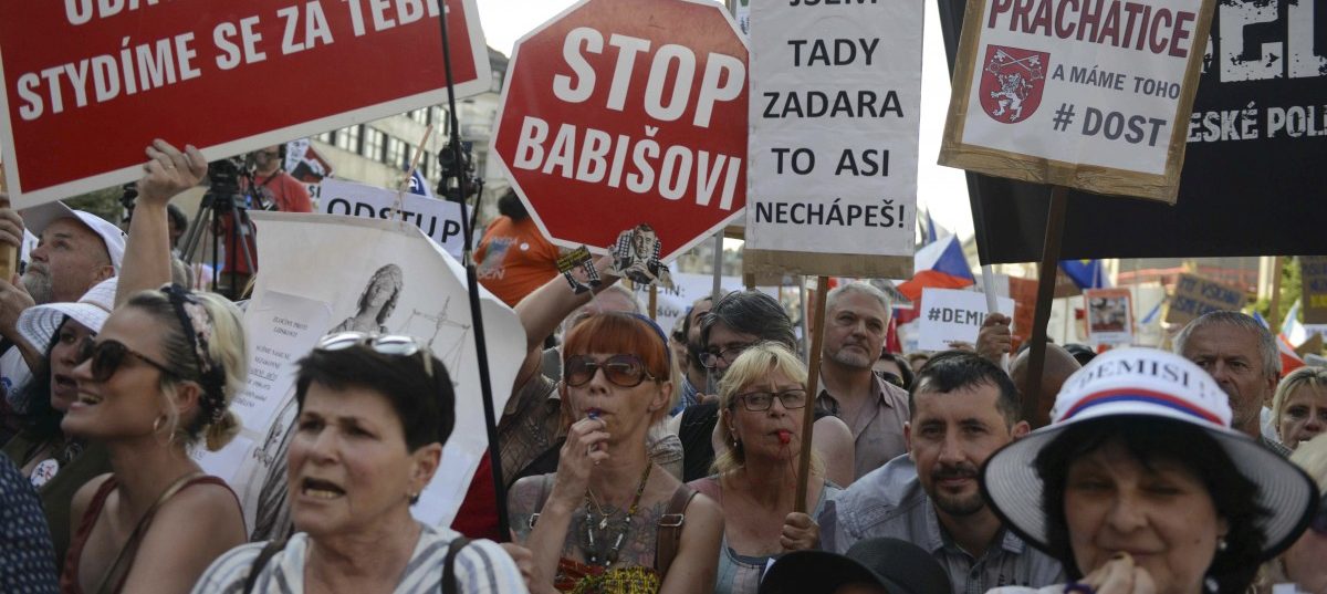 Proteste gegen Babiš nehmen zu: Regierungschef soll EU-Fördermittel veruntreut haben