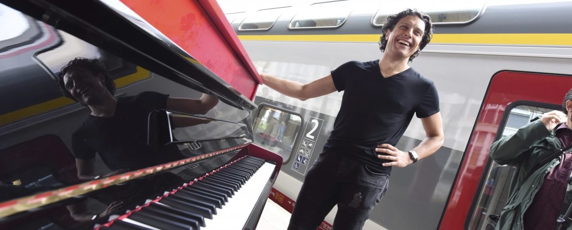 Pianist David Ianni komponiert im Auftrag der Gemeinde Ettelbrück ein Lied