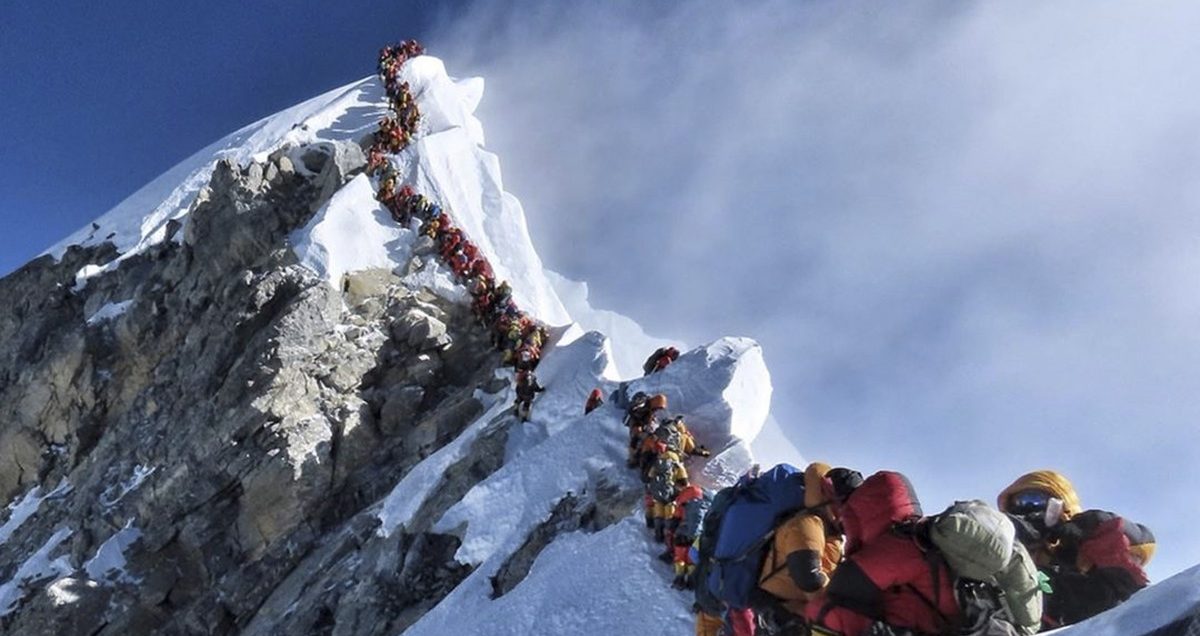 In der Todeszone: Der Aufstieg zum Mount Everest als Konsumprodukt der Juxgesellschaft