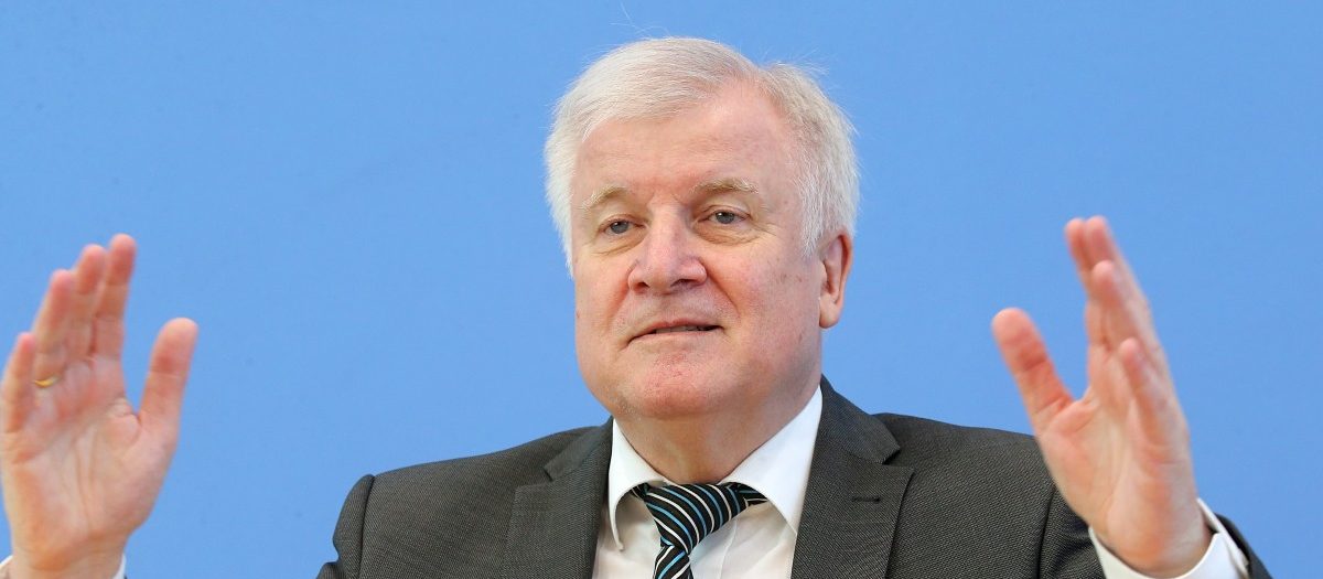 Horst Seehofer warnt vor „vielfältigen“ Bedrohungen für Deutschland