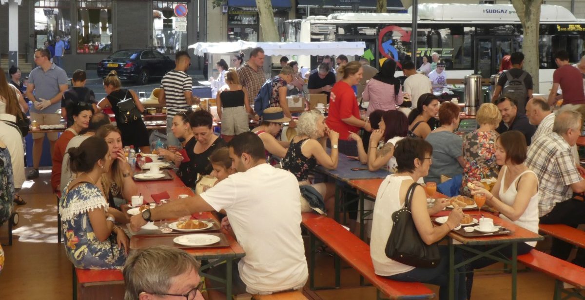 Faires Frühstück, „Apéro-Barbecue“ und Weltmarkt: In Düdelingen herrscht Hochbetrieb