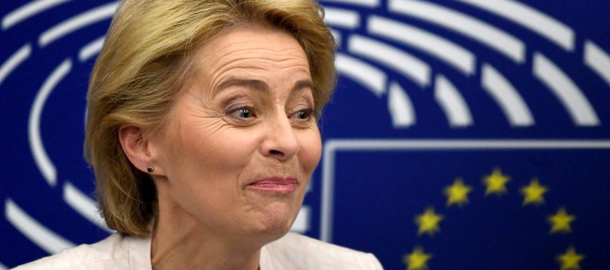 Selbstaufgabe: EU-Parlament wählt trotzdem Ursula von der Leyen