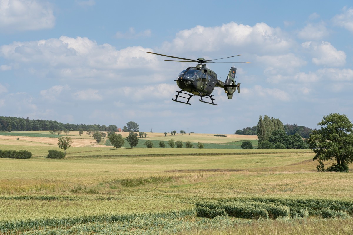 Mindestens ein Mensch stirbt bei Absturz von Bundeswehr-Hubschrauber