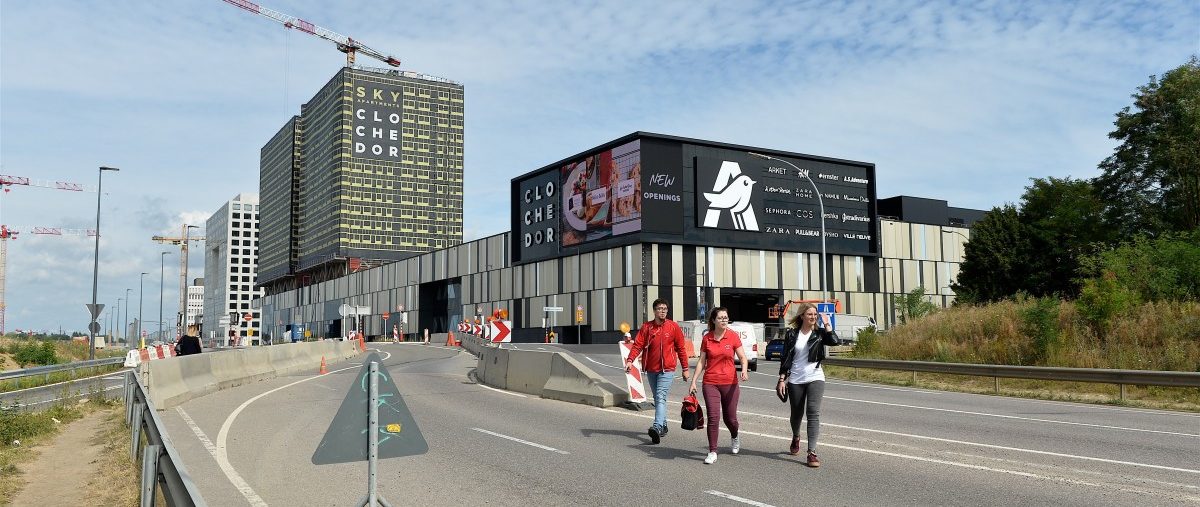 Fehlende Fußgängerwege auf Cloche d’Or bringen Autofahrer und Passanten in Gefahr