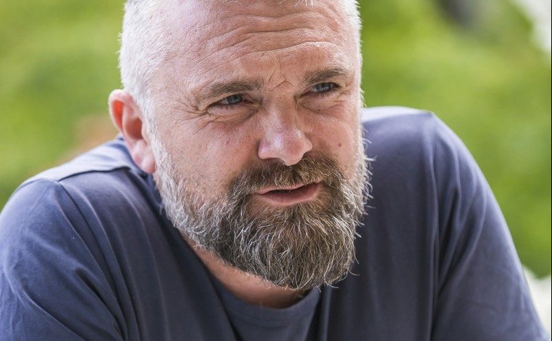 Stadthonig aus dem Minett: Steve Faltz hält 50.000 Bienen auf seinem Balkon in Esch