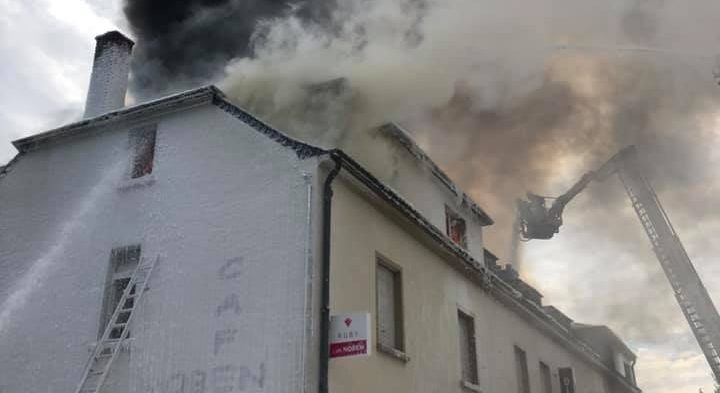 Großbrand in Bettel bei Vianden: Zwei Häuser in Flammen