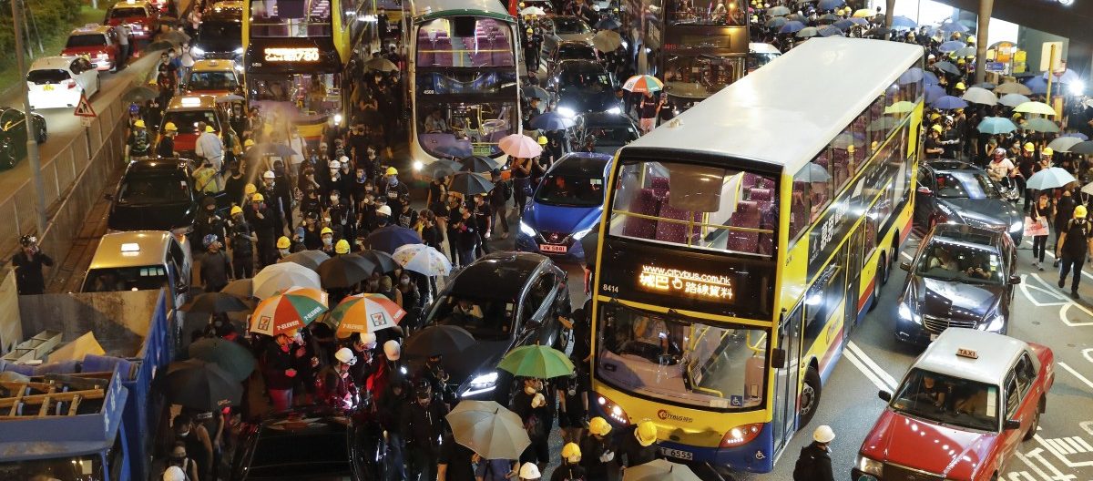 Hongkonger streiken – Regierungschefin verurteilt anhaltende Gewalt