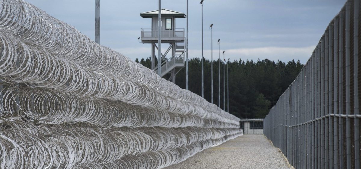 Tod in der Zelle, Gewalt und Schmuggel: US-Gefängnisse sind überlastet