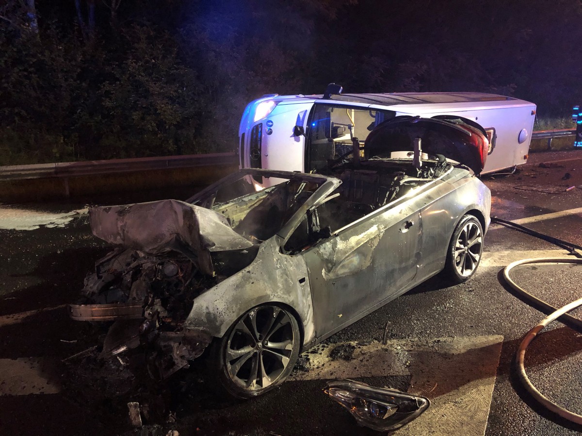 Zehn Verletzte bei Unfall auf der A1 in Richtung Trier – betrunkener Verursacher flieht nach Hause