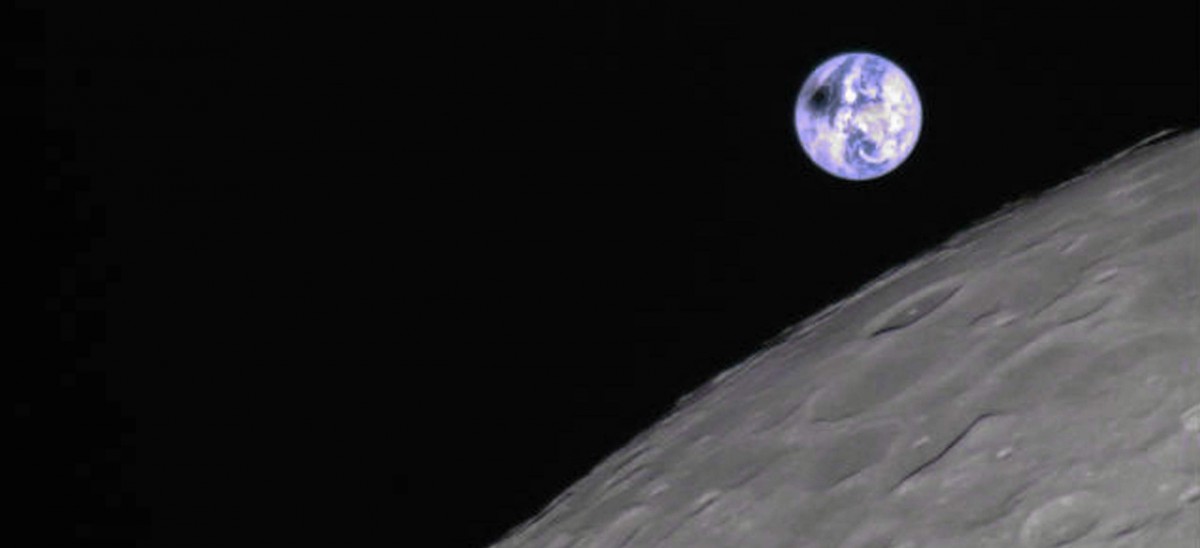 Dunkler Fleck auf der Erdkugel: Deutschem Funker gelingt Sonnenfinsternis-Foto aus Mondperspektive