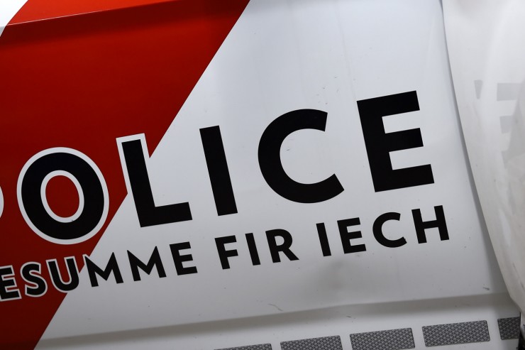 Nach Diebstahl in Edel-Boutique: Polizei fahndet nach zwei Tätern  