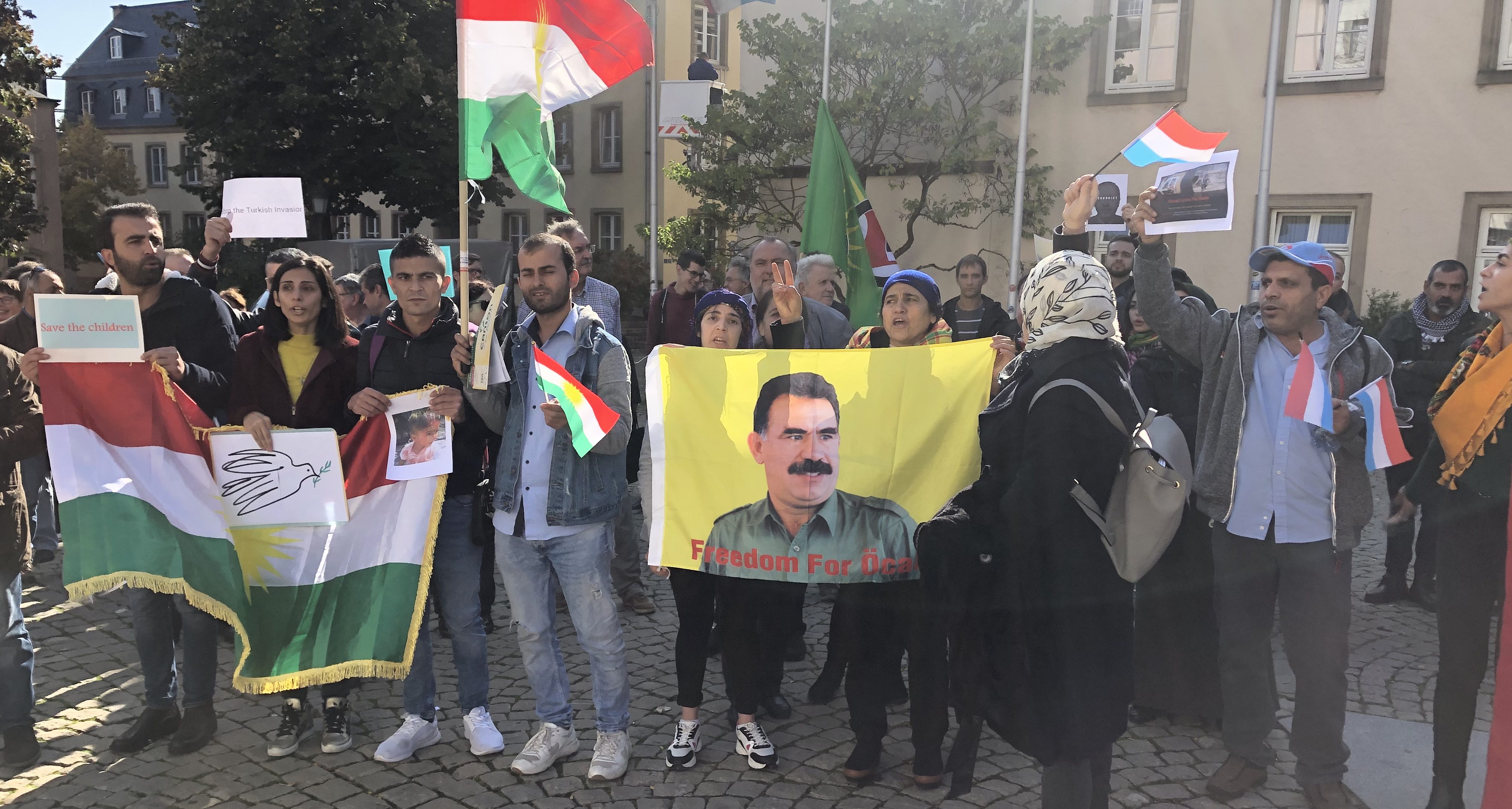 Türkische Offensive: Kurden demonstrieren auf Clairefontaine-Platz, Asselborn spricht von „Invasion“ und kündigt „Wunder“ an