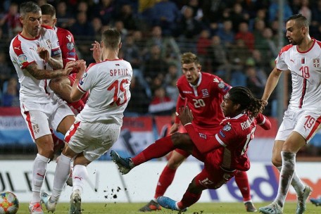 Luxemburg: Geisterspiel in Serbien