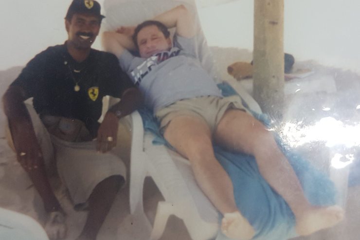 Die Ferraristi und Händler Marco: Eine Begegnung mit Michael Schumachers Perlenverkäufer auf Mauritius