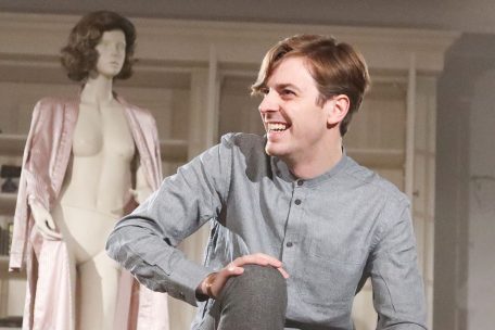 Wasserschlachten und Marlon Brando: „Every Brilliant Thing“ von der Volleksbühn befasst sich mit Depressionen