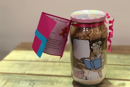 Backmischung im Glas: ein schnelles und unkompliziertes Geschenk aus der Küche