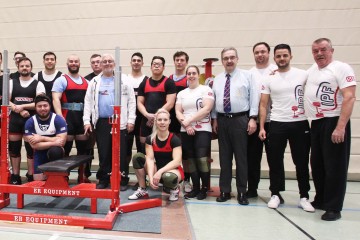 Powerlifting / Schwer in Form: Hinter den Kulissen einer Landesmeisterschaft